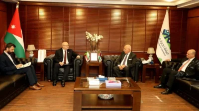 تصميم مكاتب غرفة تجارة عمان | تنفيذ المكاتب والباركية