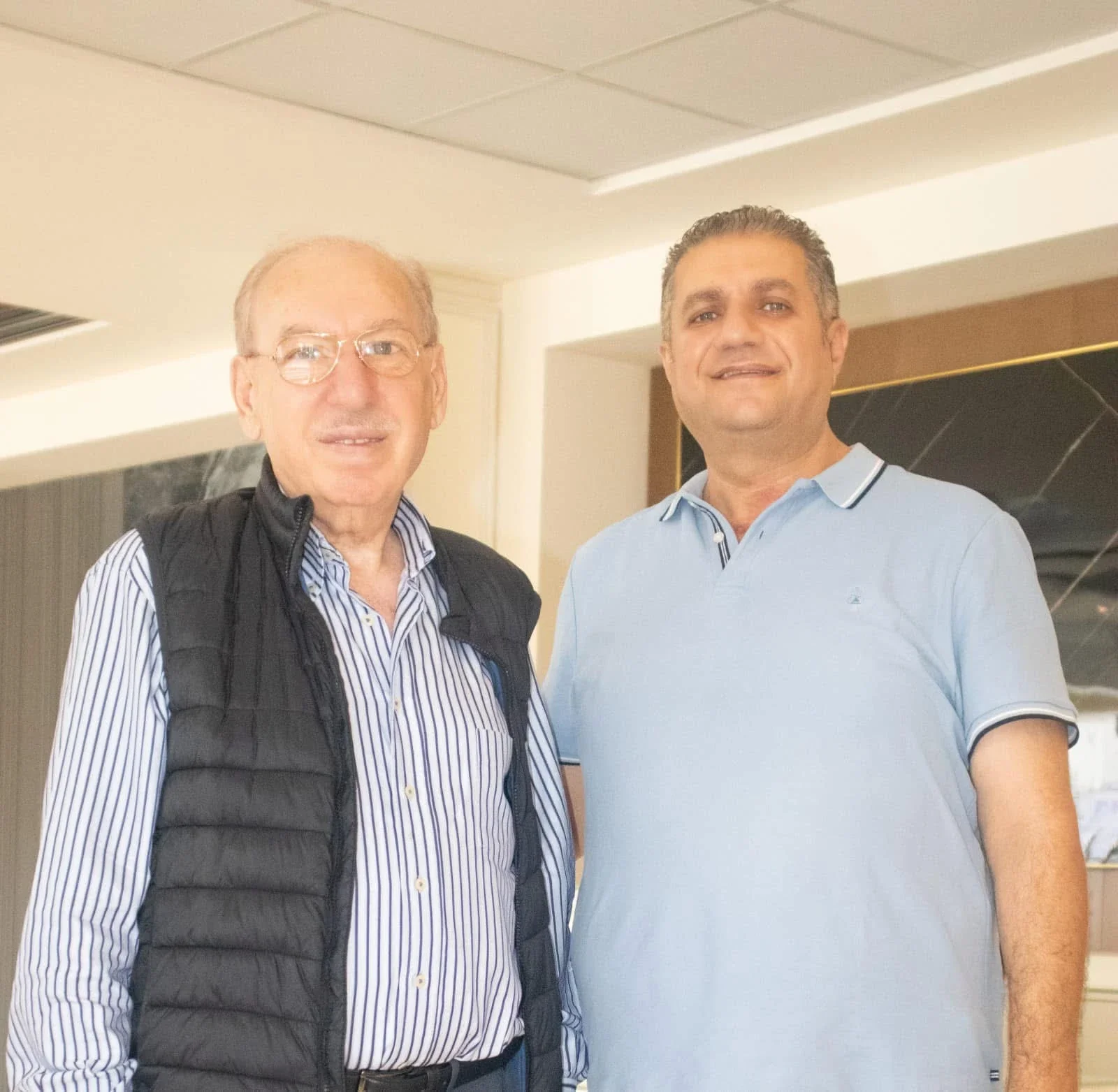 زيارة معالي وزير الصناعة والتجارة الدكتور حاتم الحلواني لفرع البيادر لمجموعة أيوب استيتية العالمية والاطلاع على أحدث مواد الديكور وبدائلها في السوق الأردني. زيارة وزير الصناعة حاتم الحلواني لمعرض أيوب استيتية فرع البيادر مجموعة أيوب استيتية العالمية مواد الديكور في معرض أيوب استيتية minister hatem al halawani visit ayoub istatieh