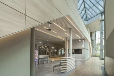 أسقف الجودة الأردن – تصميم سقف حديث بإضاءة مخفية