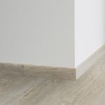 Decorative set-on skirtings for LVT - Brushed Pine GREY