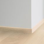 Decorative set-on skirtings for LVT - Chatillon Oak NATURAL