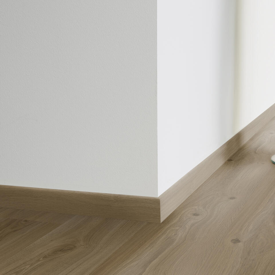 Th_Lvt_Skirting_Country_Oak_Brown.jpg #! Trpst#trp-gettext data-trpgettextoriginal=6384#! Trpen#decorative set-on skirtings for lvt - country oak brown - image 1#! Trpst#/trp-gettext#! Trpen#