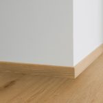 Decorative set-on skirtings for LVT - Delicate Oak TOFFEE