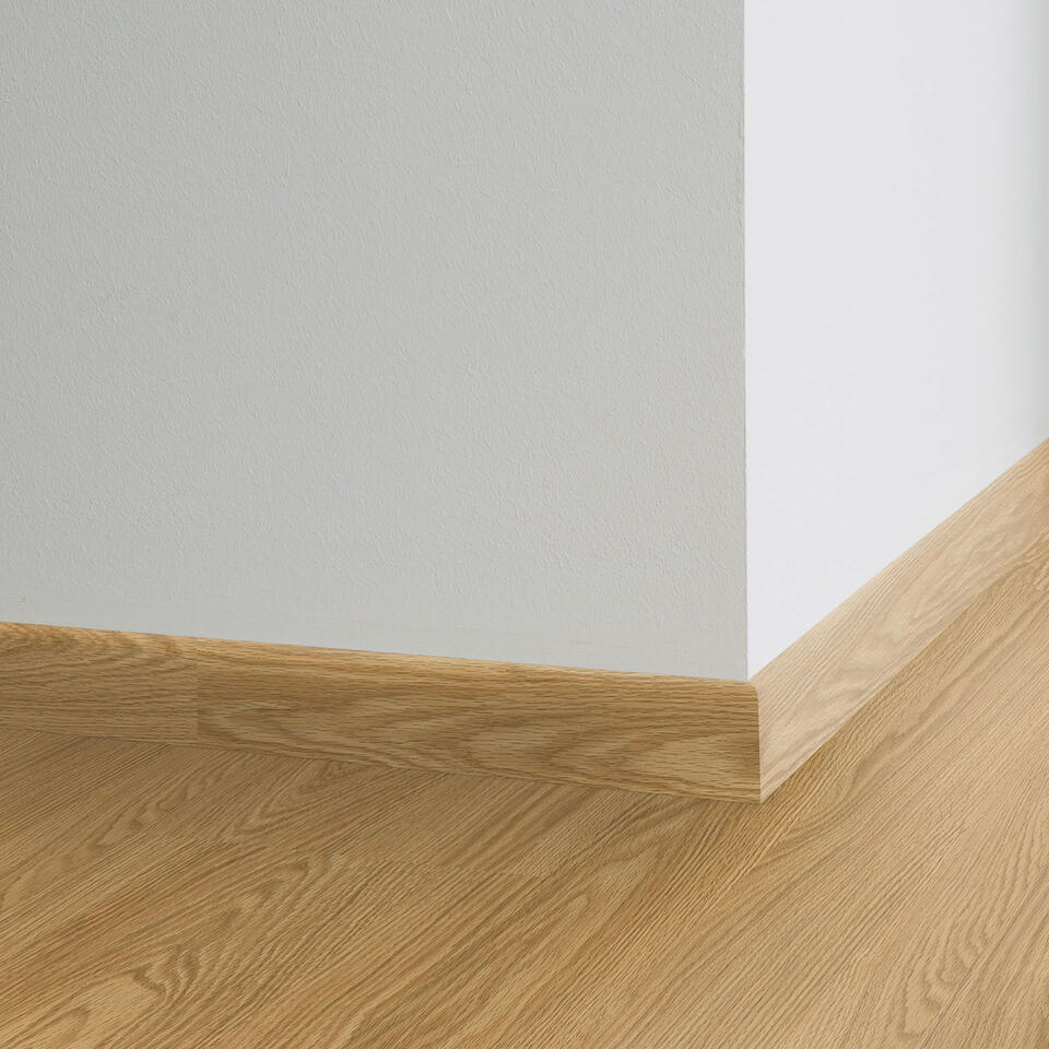 Th_Lvt_Skirting_Elegant_Oak_Natural.jpg #! Trpst#trp-gettext data-trpgettextoriginal=6384#! Trpen#decorative set-on skirtings for lvt - elegant oak natural - image 1#! Trpst#/trp-gettext#! Trpen#