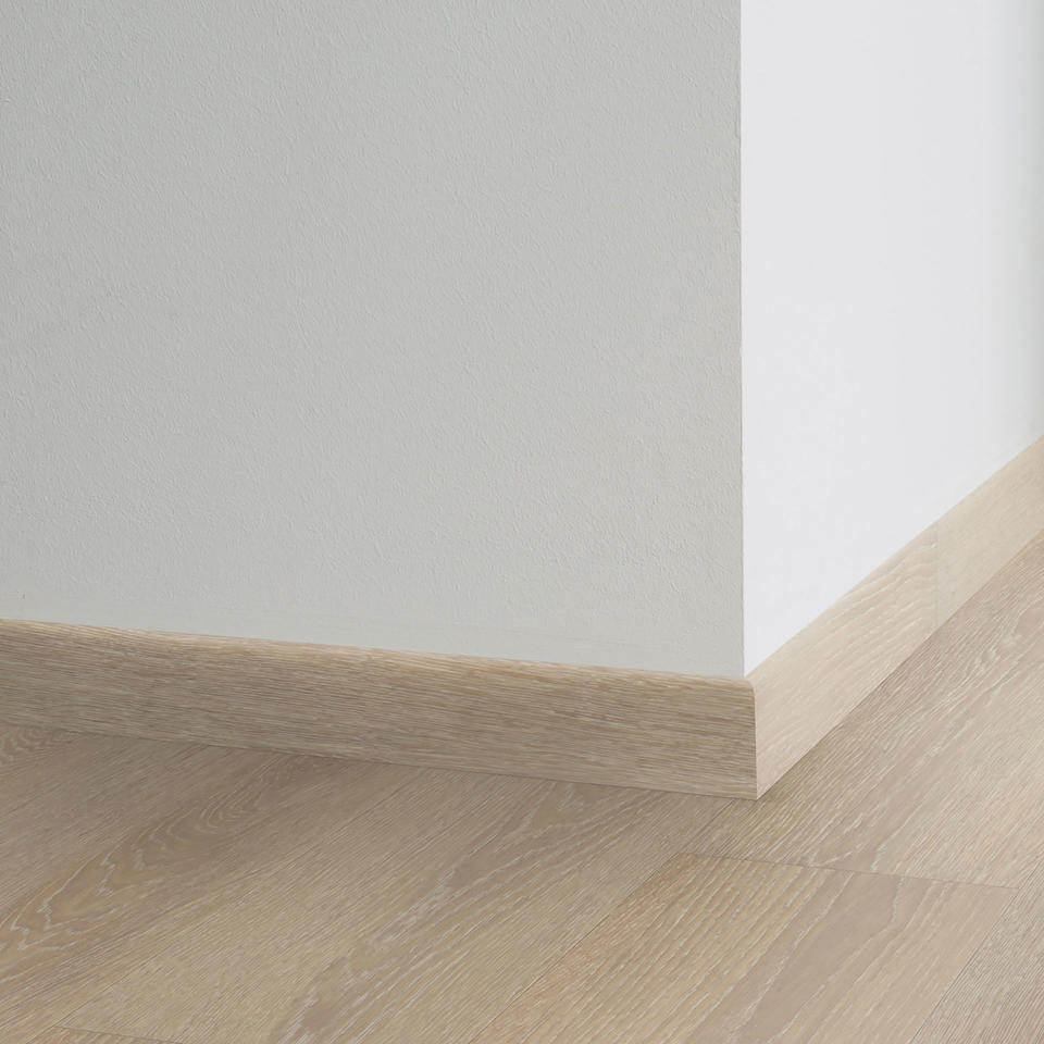 Th_Lvt_Skirting_Lakeside_Oak_Limewashed.jpg decorative set-on skirtings for lvt - lakeside oak limewashed - الصورة 1