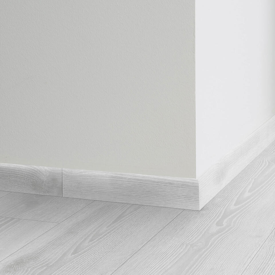 Th_Lvt_Skirting_Scandinavian_Oak_Light_Grey.jpg decorative set-on skirtings for lvt - scandinavian oak light grey - الصورة 1